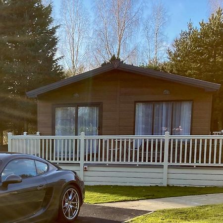 Gleneagles Lodge With Hot Tub York Exterior foto