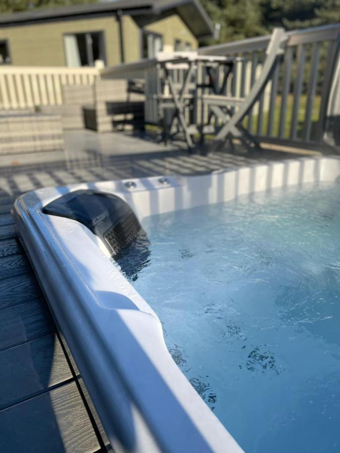 Gleneagles Lodge With Hot Tub York Exterior foto